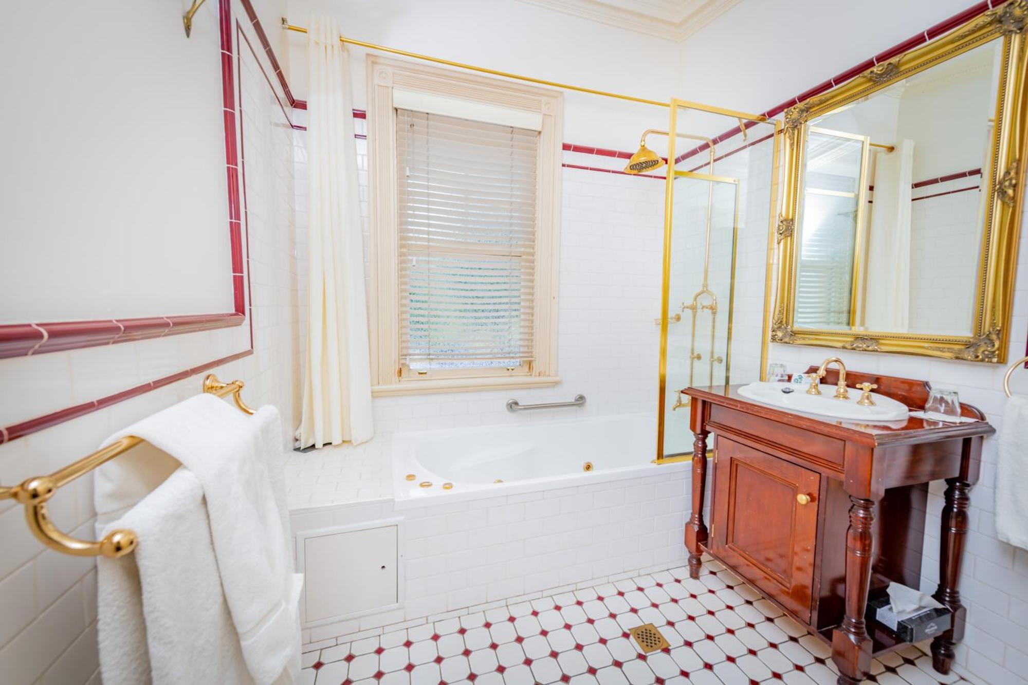 Cobb & Co Court Boutique Hotel Mudgee Luaran gambar