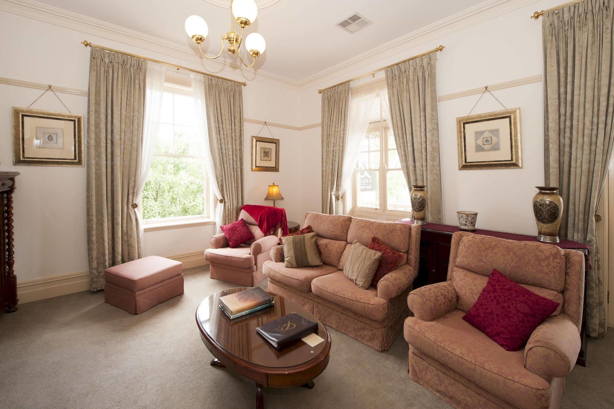 Cobb & Co Court Boutique Hotel Mudgee Luaran gambar